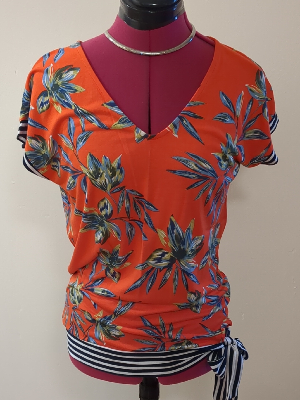 Lascana Banded Bow Trim Hem Tropical Print V Neck Top XS